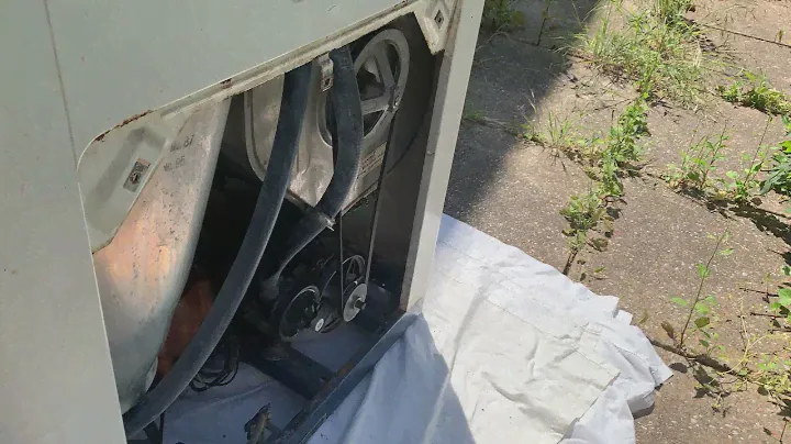 Hoovermatic 3174 Twin Tub Vintage Washing Machine (1958) - Running the wash motor