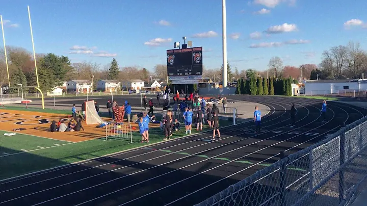 4 x 400 Lake vs Hoover 4/15/2019