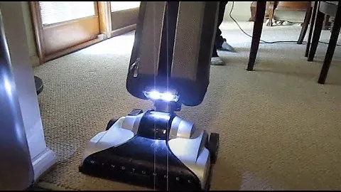 2009 Hoover WindTunnel Platinum (UH30010) Upright Vacuum Cleaner