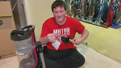 Hoover max life pro pet swivel unboxing and assembly